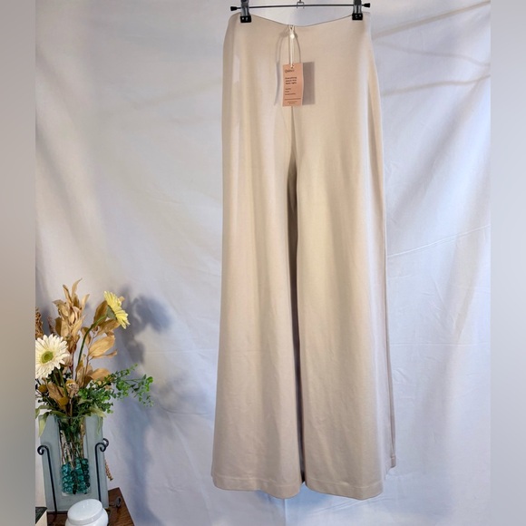 NWT Quince Ultra Stretch Ponte Super Wide Leg Pants Ecru Sz Medium🧡 - Picture 3 of 11